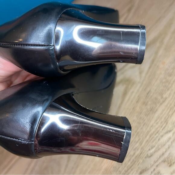 Salvatore Ferragamo Black Leather Pump Metallic Heel Size 8.5 Narrow - Picture 13 of 13